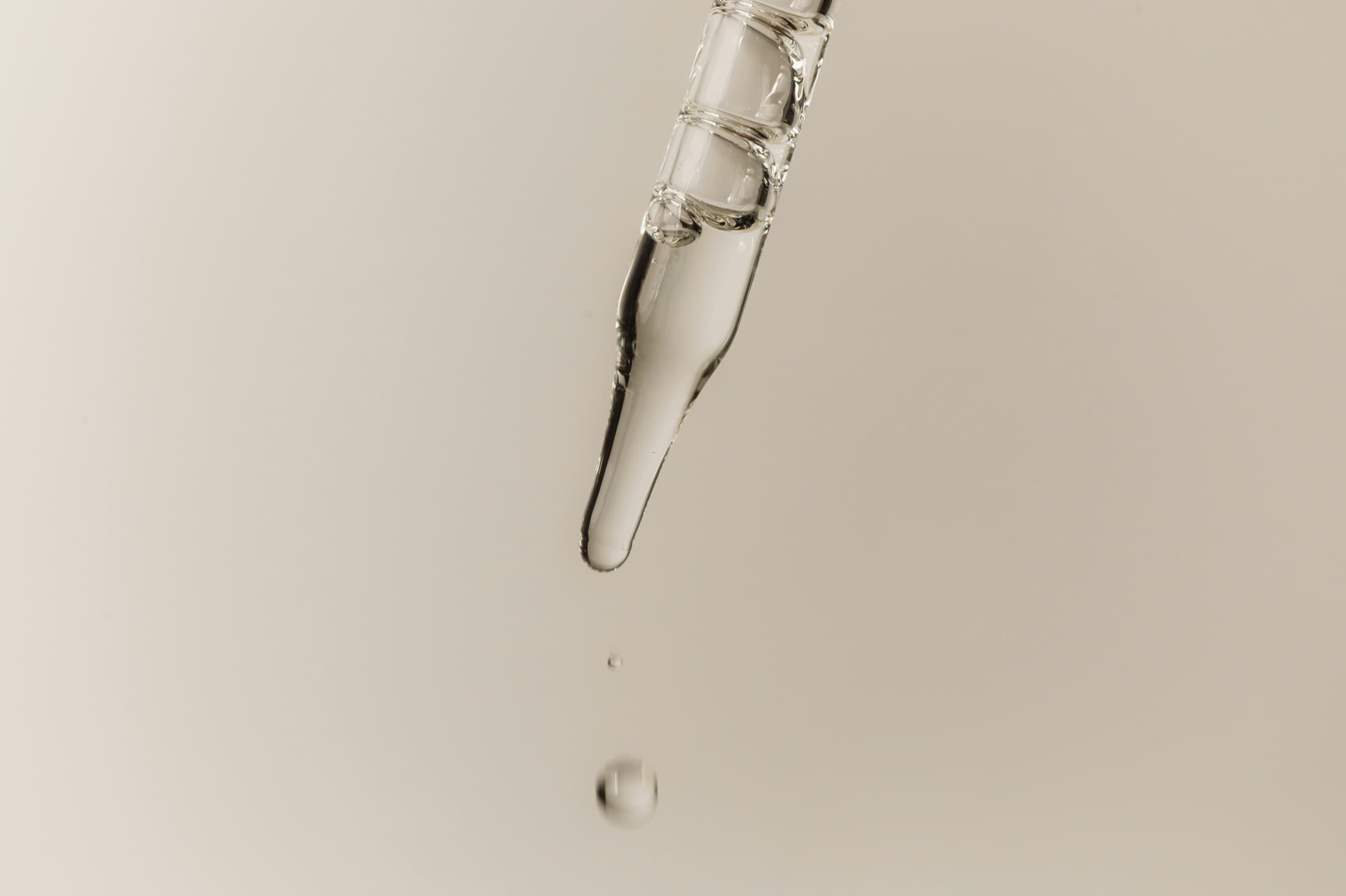 B12 Injection Benefits: Side Effects and Who Needs Vitamin B12 Shots